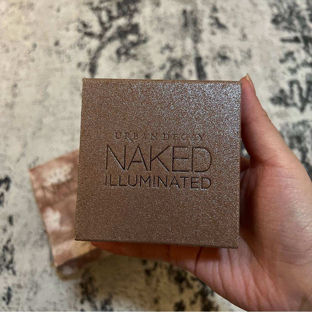 Urban Decay Naked Illuminated Shimmering Powder Face&Body luminous July sale - Picture 5 of 12
